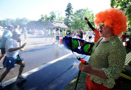 Clown with water cannon in 2012 Bolder Boulder